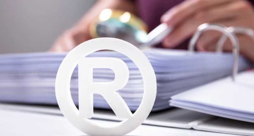 Marca sendo registrada em Cruzeiro